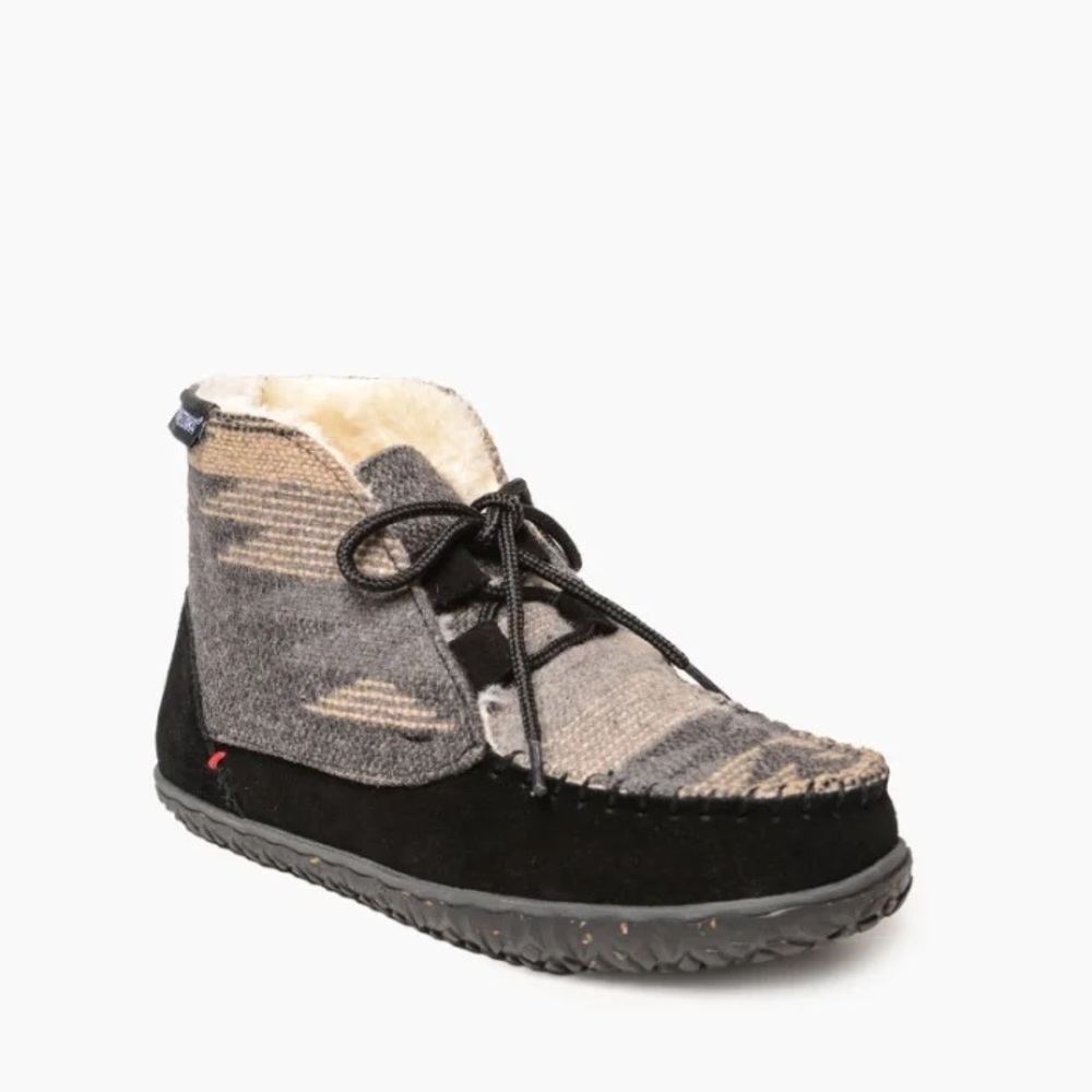 Minnetonka Torrey Slipper Boots NIB